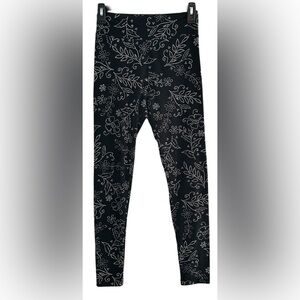 LulaRoe Black/White Floral Leggings Woman’s Onesize - NWOT Comfortable Stretch